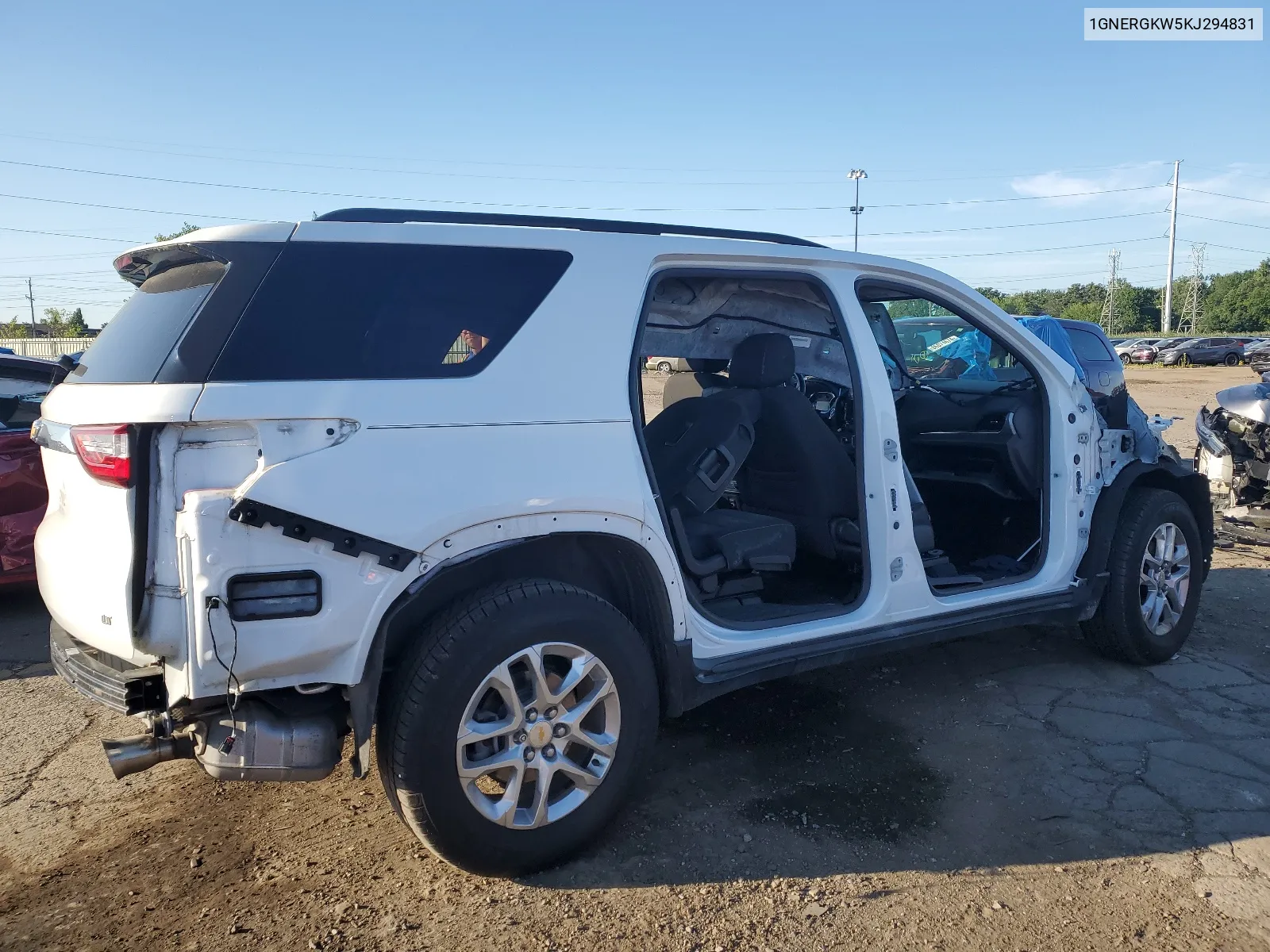 1GNERGKW5KJ294831 2019 Chevrolet Traverse Lt