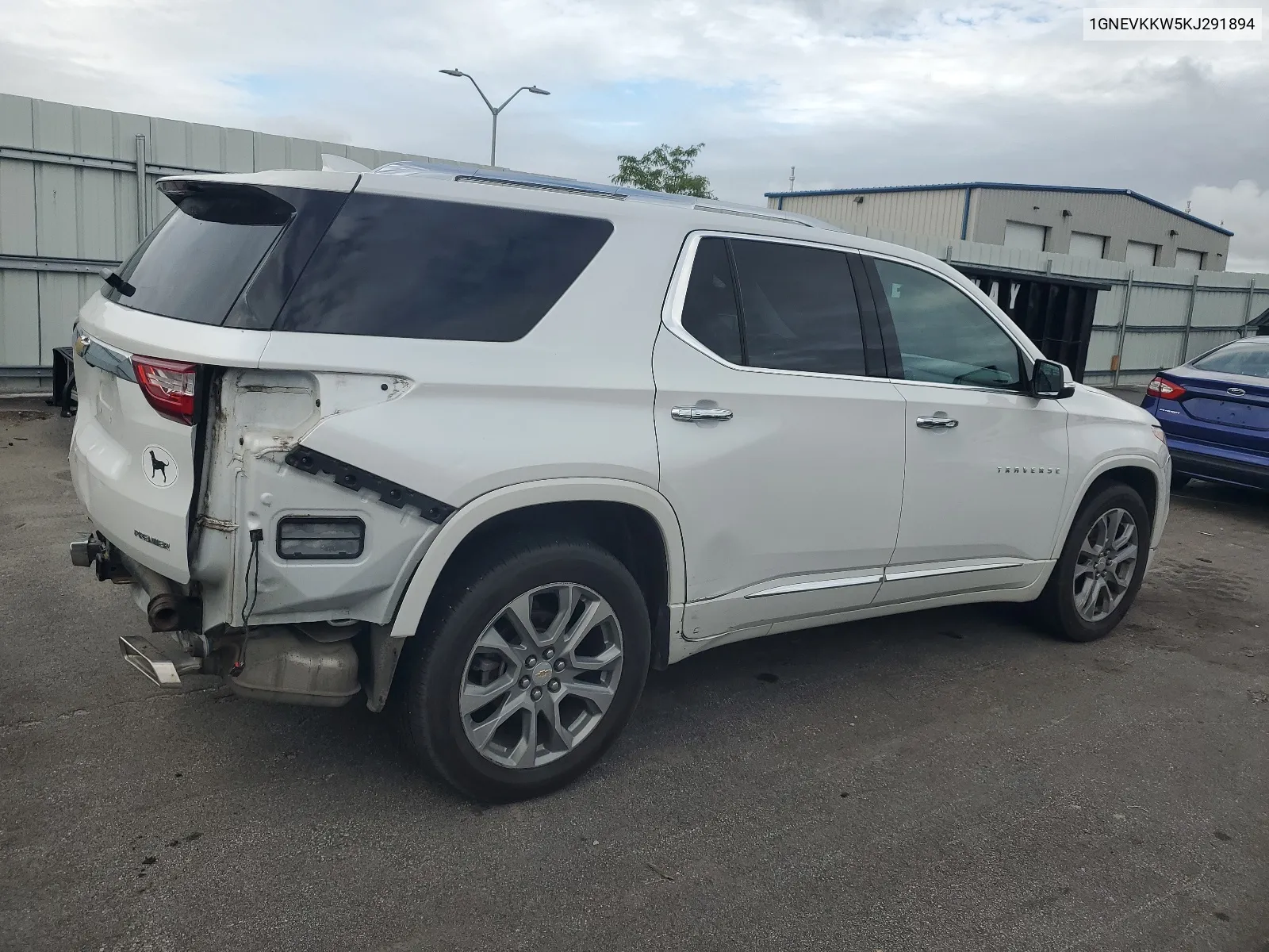 1GNEVKKW5KJ291894 2019 Chevrolet Traverse Premier