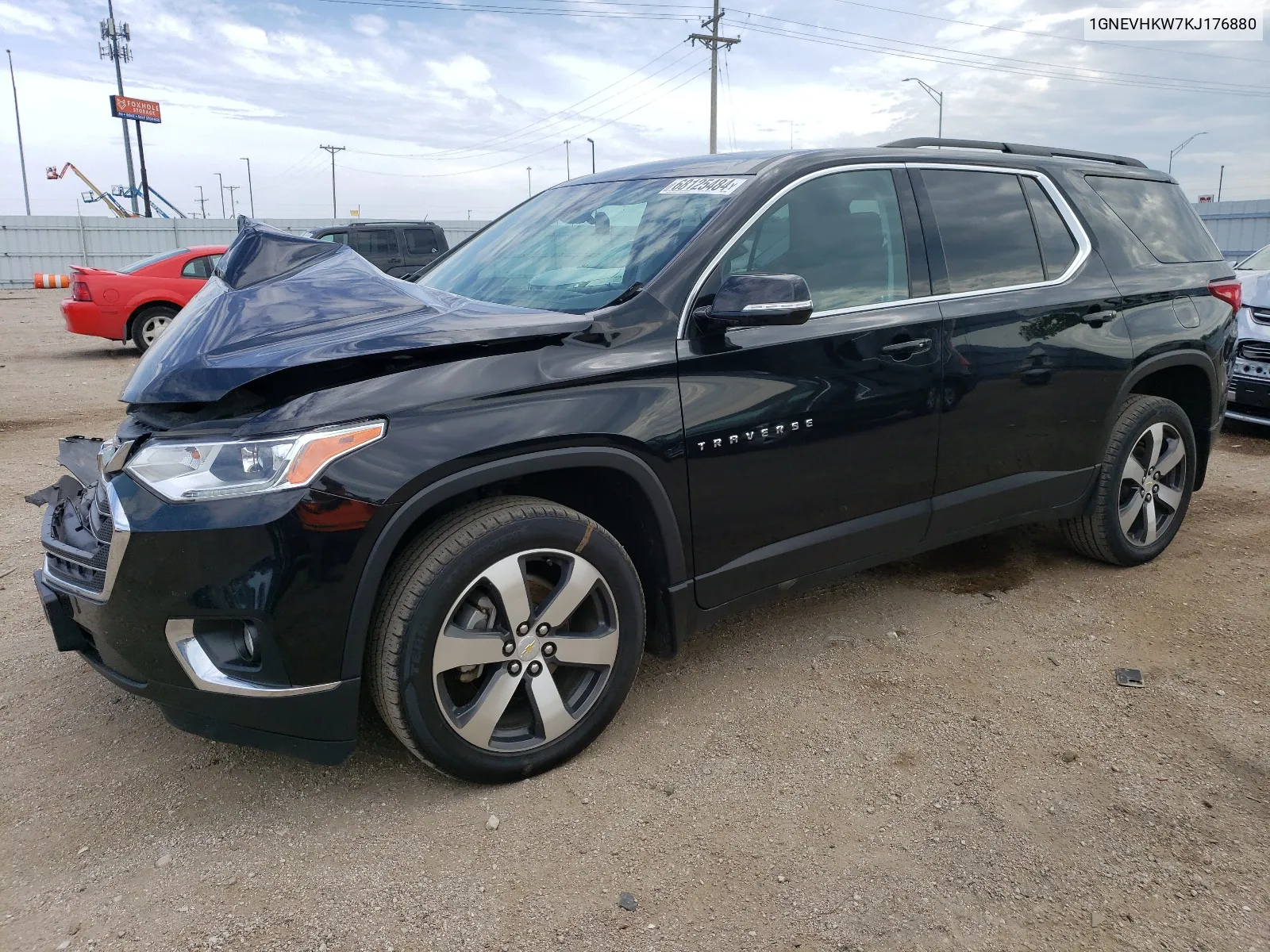 1GNEVHKW7KJ176880 2019 Chevrolet Traverse Lt