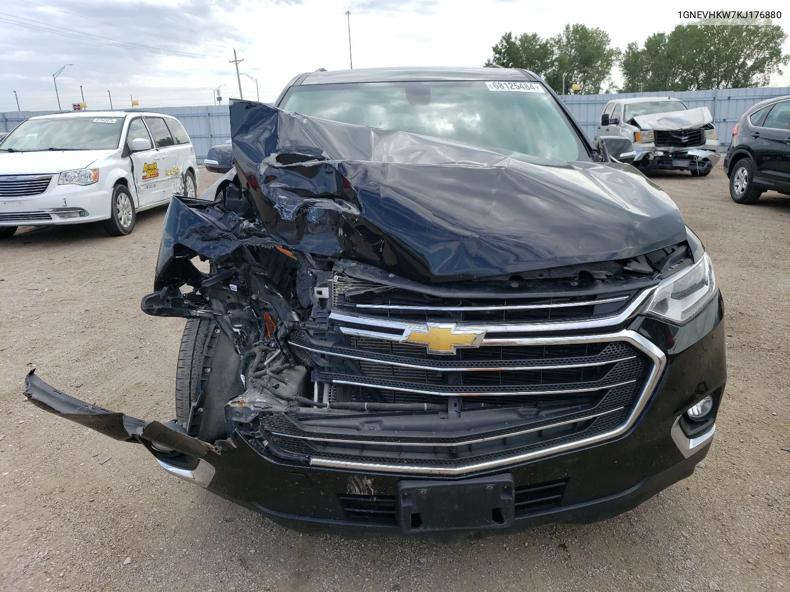 1GNEVHKW7KJ176880 2019 Chevrolet Traverse Lt