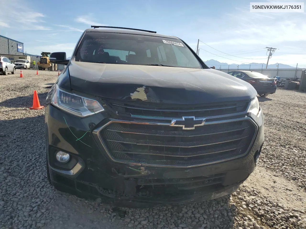 1GNEVKKW6KJ176351 2019 Chevrolet Traverse Premier