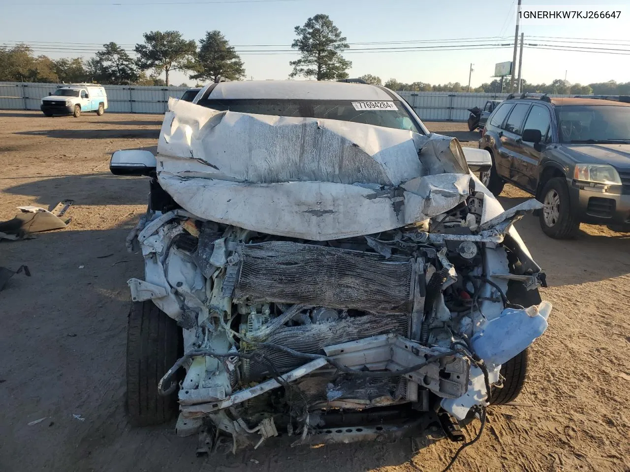 1GNERHKW7KJ266647 2019 Chevrolet Traverse Lt