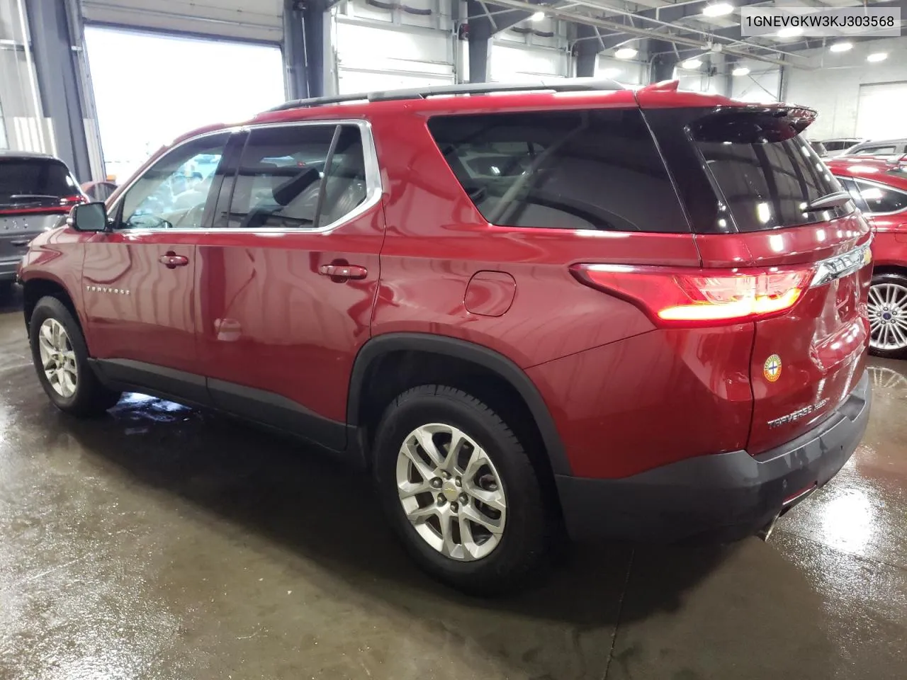 1GNEVGKW3KJ303568 2019 Chevrolet Traverse Lt