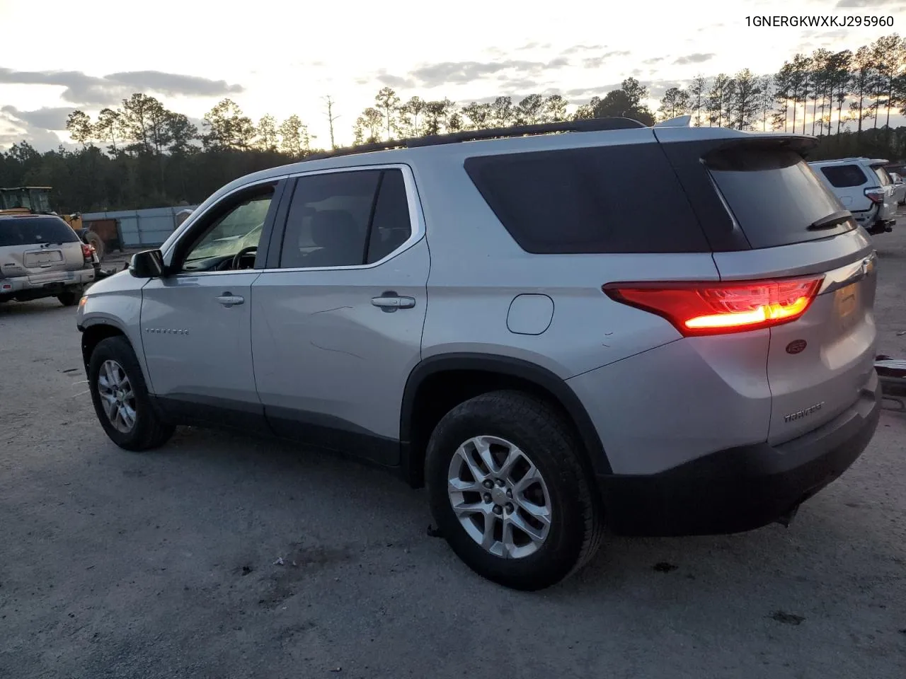 2019 Chevrolet Traverse Lt VIN: 1GNERGKWXKJ295960 Lot: 79957844