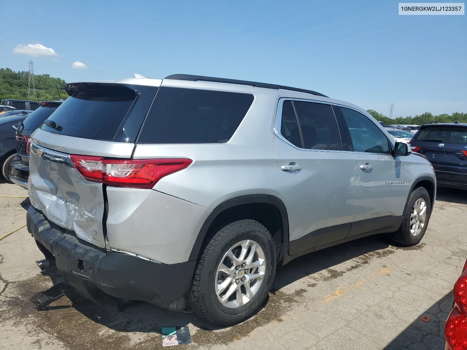 1GNERGKW2LJ123357 2020 Chevrolet Traverse Lt