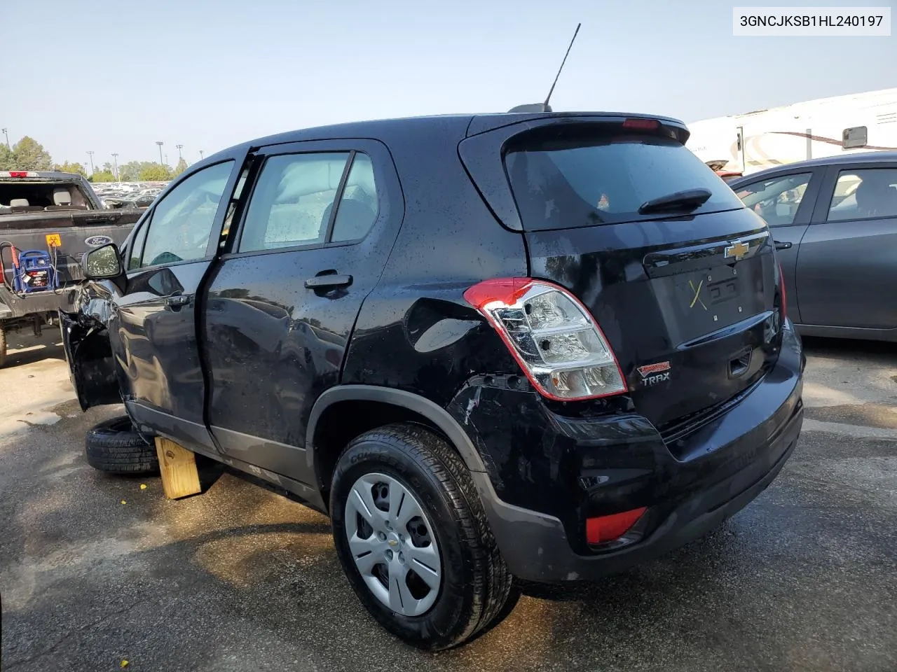 2017 Chevrolet Trax Ls VIN: 3GNCJKSB1HL240197 Lot: 68694364