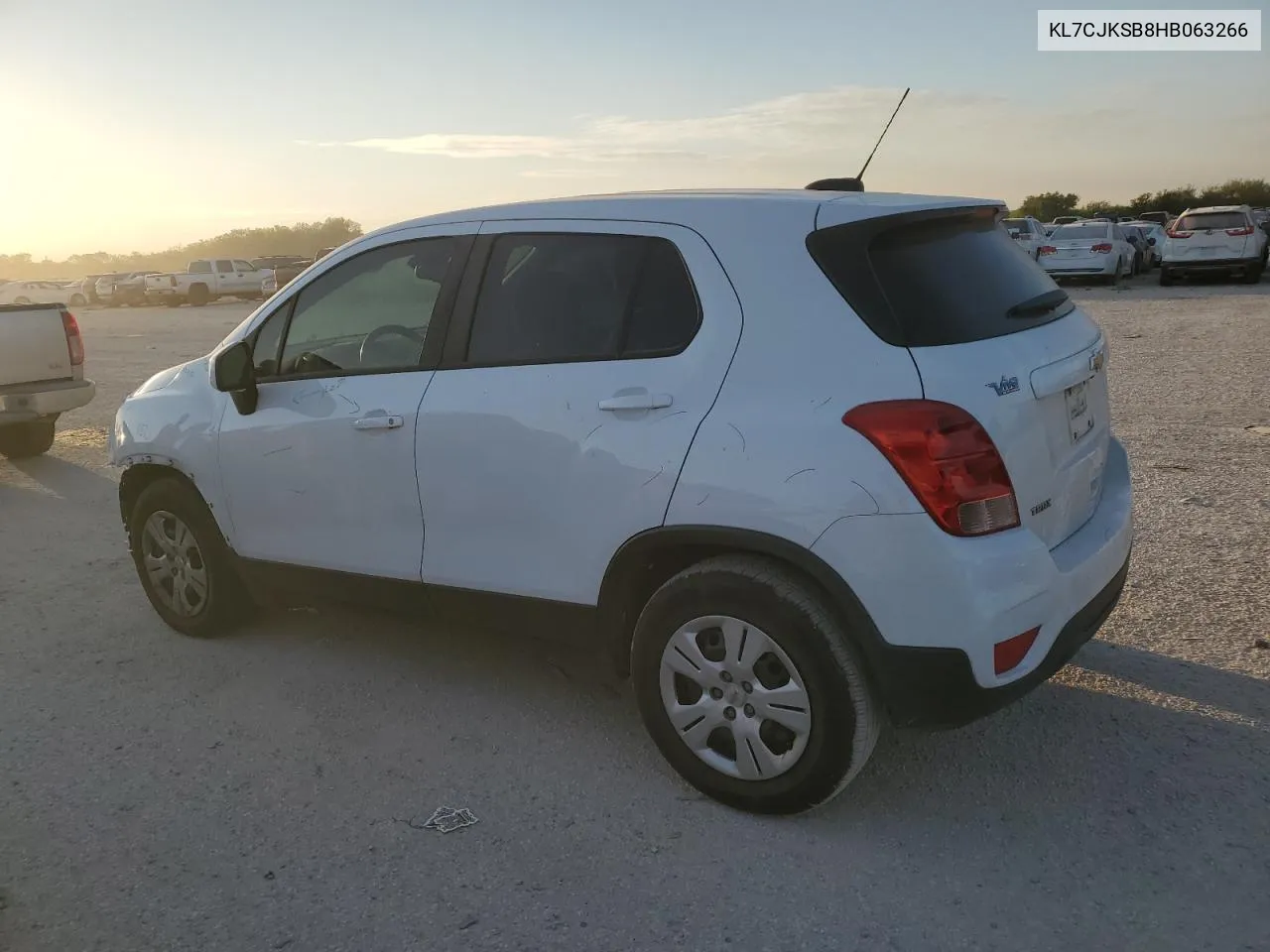 2017 Chevrolet Trax Ls VIN: KL7CJKSB8HB063266 Lot: 74364244