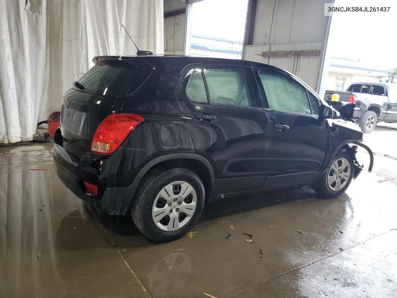 2018 Chevrolet Trax Ls VIN: 3GNCJKSB4JL261437 Lot: 66065904