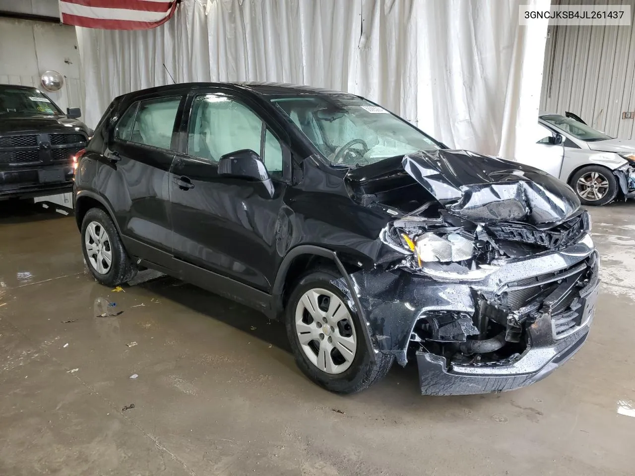 2018 Chevrolet Trax Ls VIN: 3GNCJKSB4JL261437 Lot: 66065904