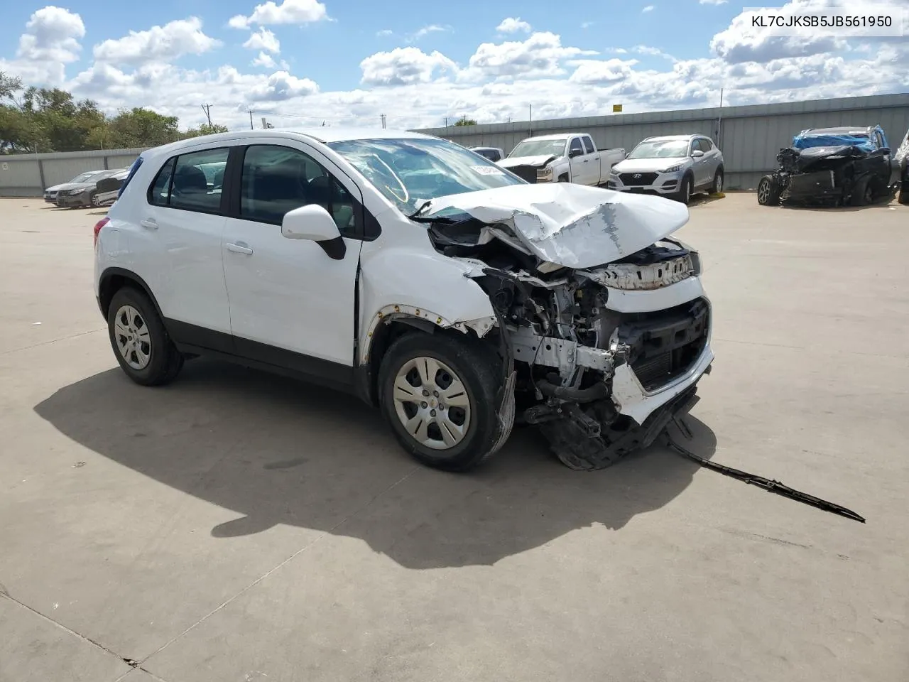 KL7CJKSB5JB561950 2018 Chevrolet Trax Ls