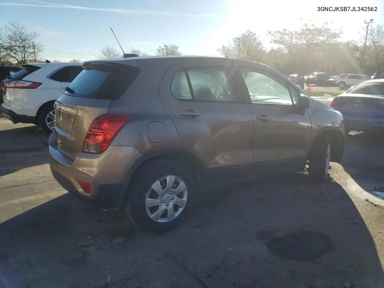 2018 Chevrolet Trax Ls VIN: 3GNCJKSB7JL342562 Lot: 72985424