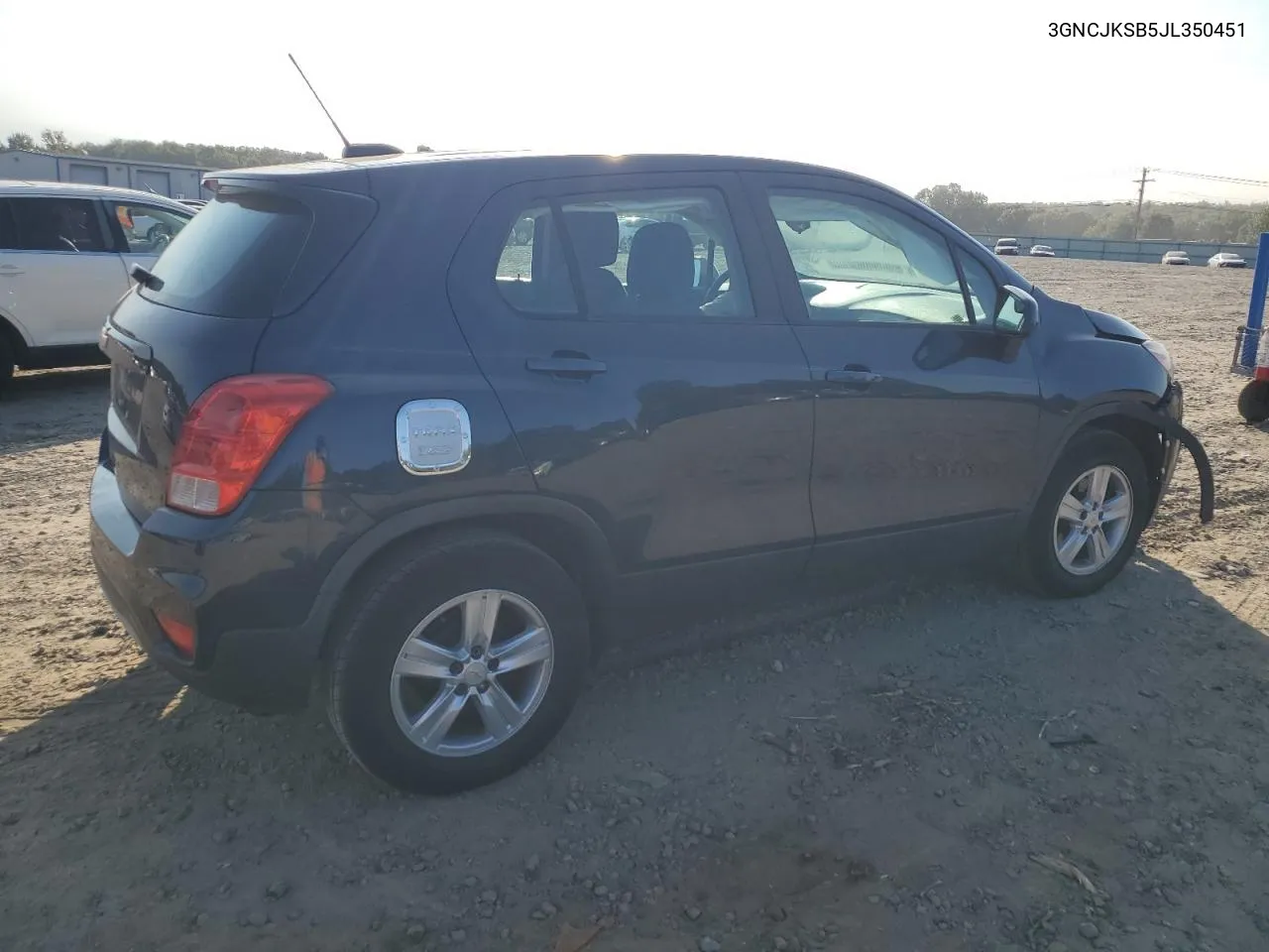 2018 Chevrolet Trax Ls VIN: 3GNCJKSB5JL350451 Lot: 75068084