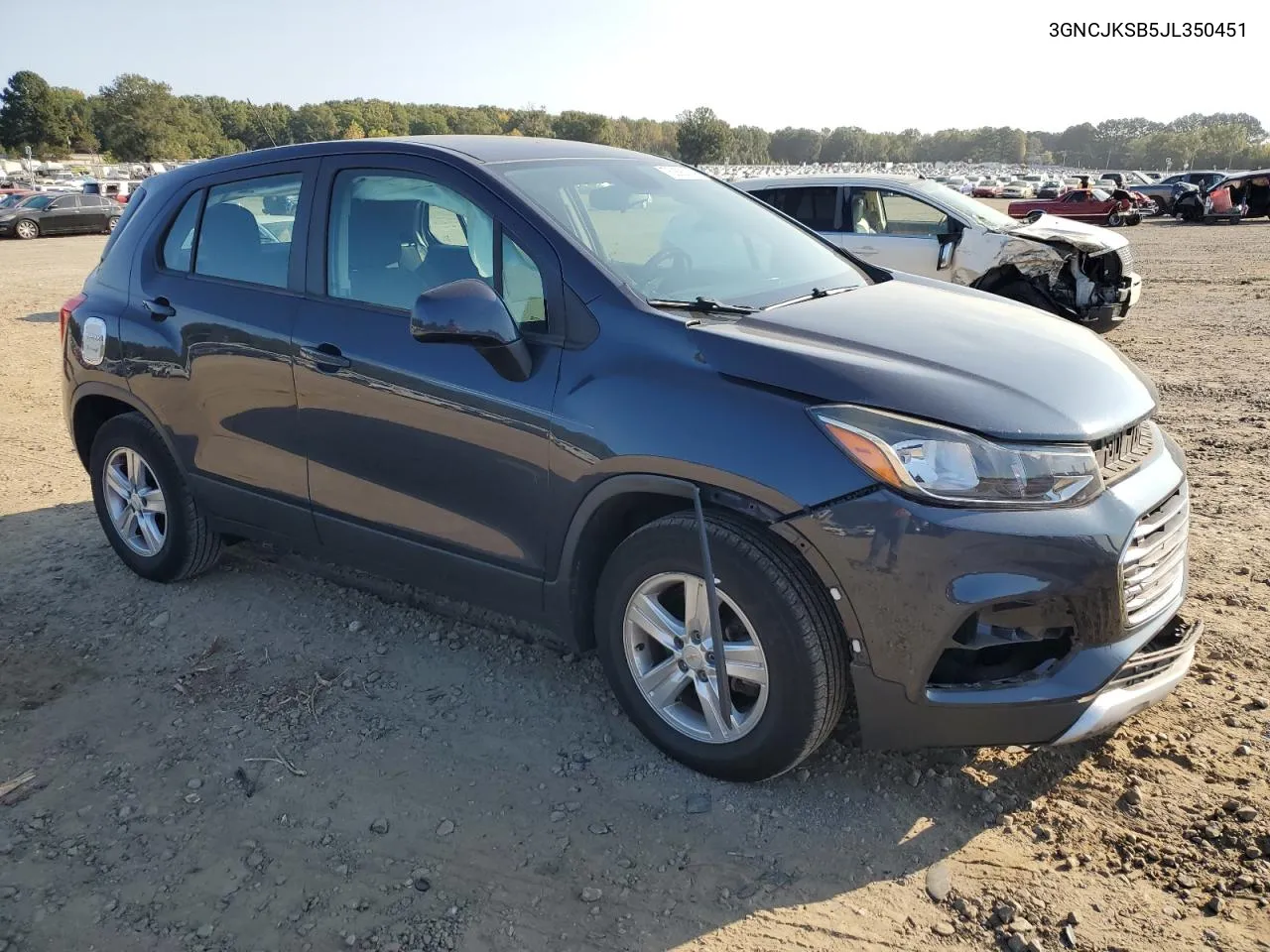 2018 Chevrolet Trax Ls VIN: 3GNCJKSB5JL350451 Lot: 75068084