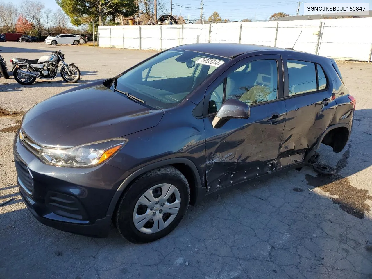 2018 Chevrolet Trax Ls VIN: 3GNCJKSB0JL160847 Lot: 76932344