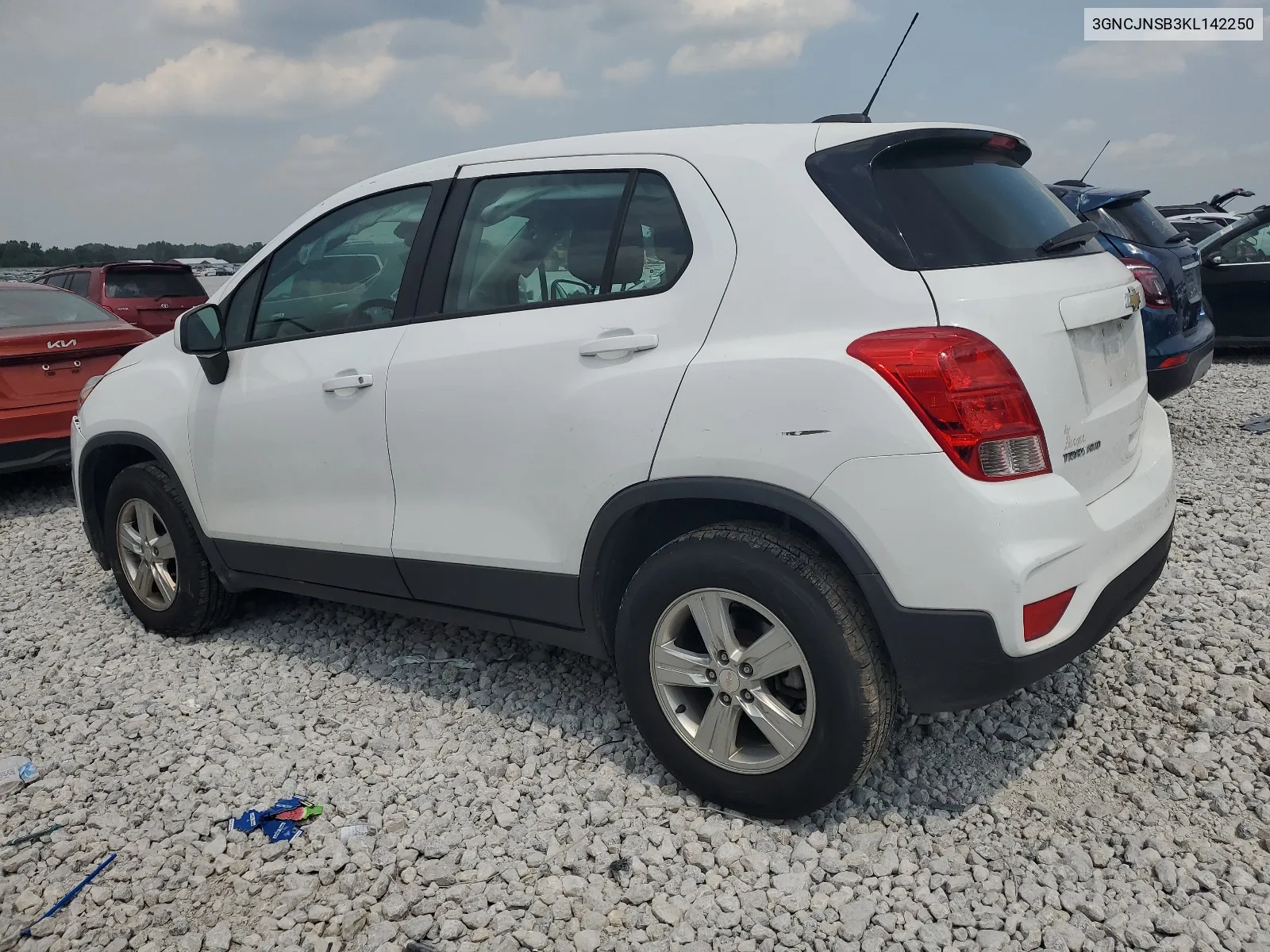 2019 Chevrolet Trax Ls VIN: 3GNCJNSB3KL142250 Lot: 64016234