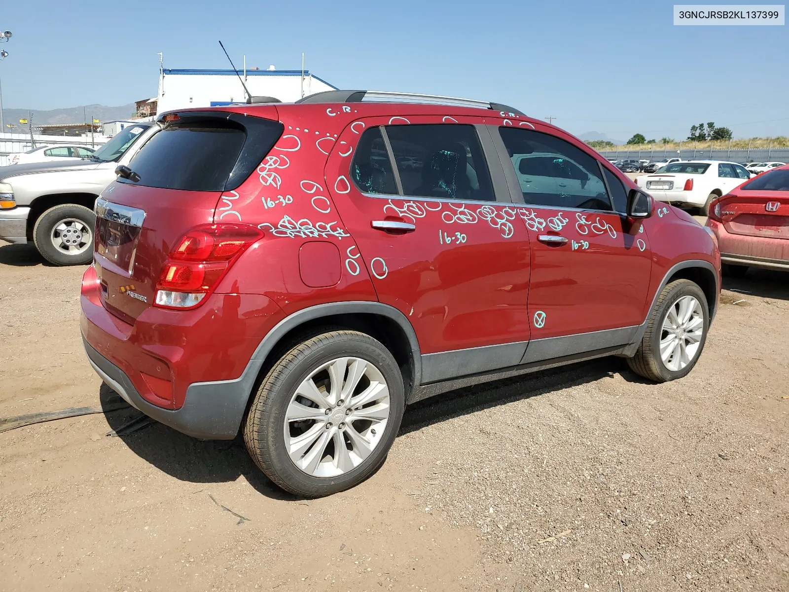 3GNCJRSB2KL137399 2019 Chevrolet Trax Premier