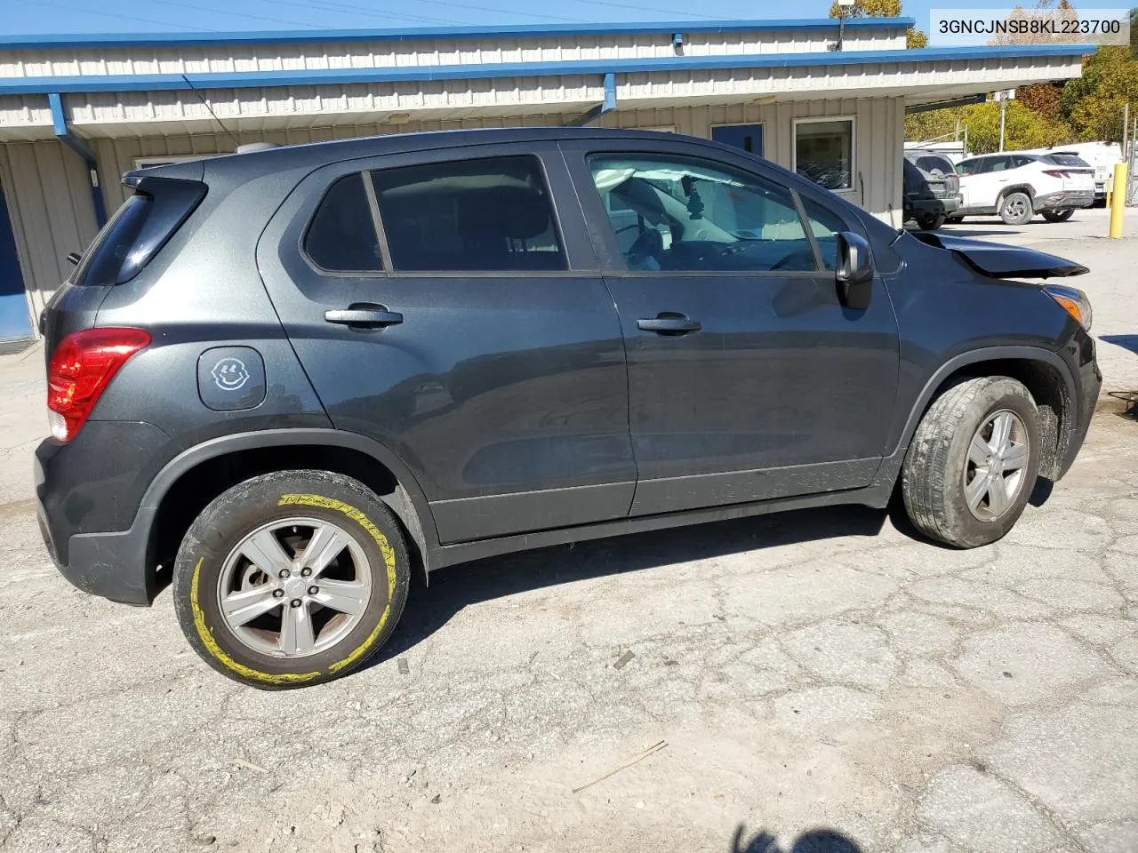 3GNCJNSB8KL223700 2019 Chevrolet Trax Ls