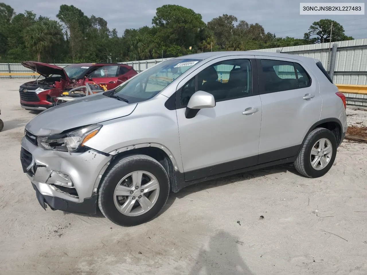 2019 Chevrolet Trax Ls VIN: 3GNCJNSB2KL227483 Lot: 81590004