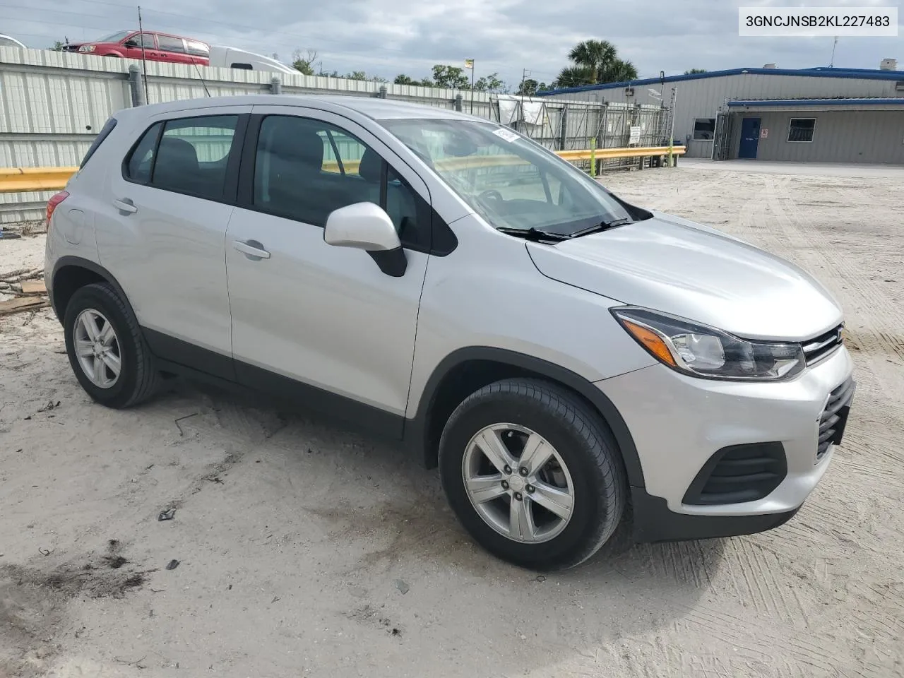 2019 Chevrolet Trax Ls VIN: 3GNCJNSB2KL227483 Lot: 81590004