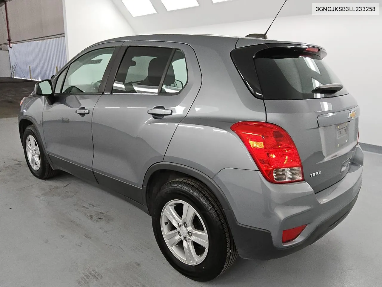 2020 Chevrolet Trax Ls VIN: 3GNCJKSB3LL233258 Lot: 74936054