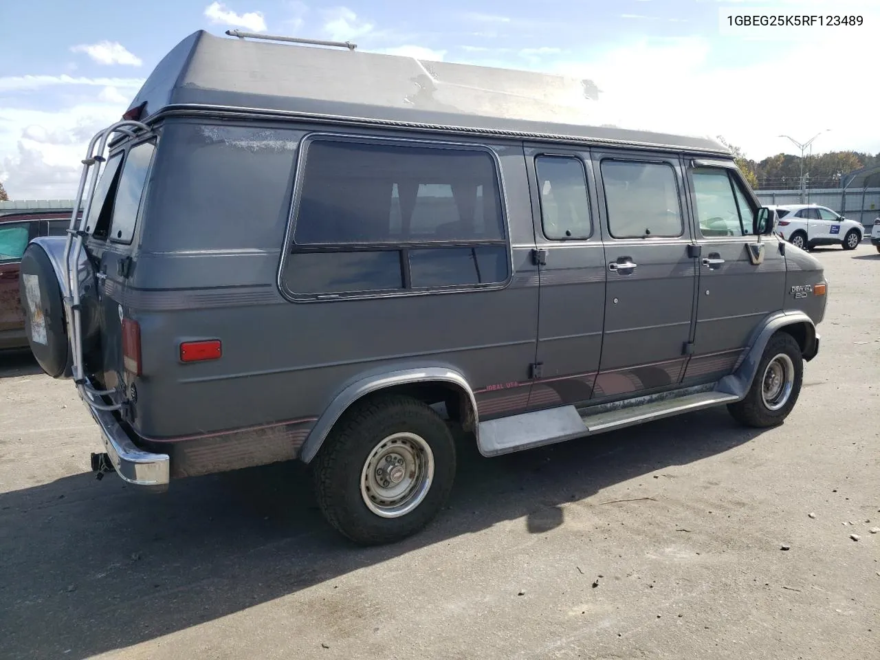 1994 Chevrolet G20 VIN: 1GBEG25K5RF123489 Lot: 79491854