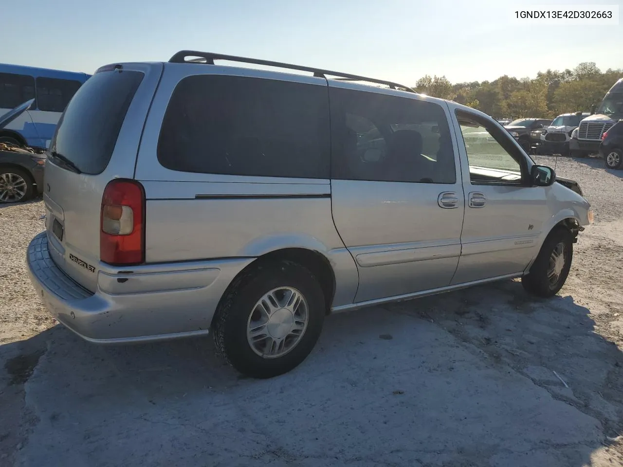 1GNDX13E42D302663 2002 Chevrolet Venture Luxury