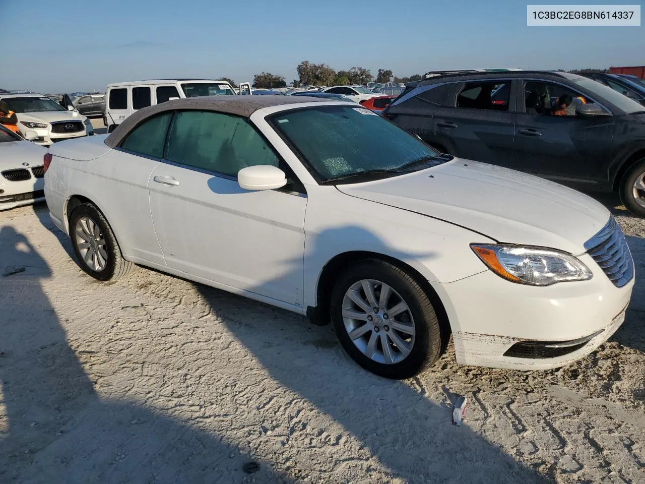 2011 Chrysler 200 Touring VIN: 1C3BC2EG8BN614337 Lot: 74346884