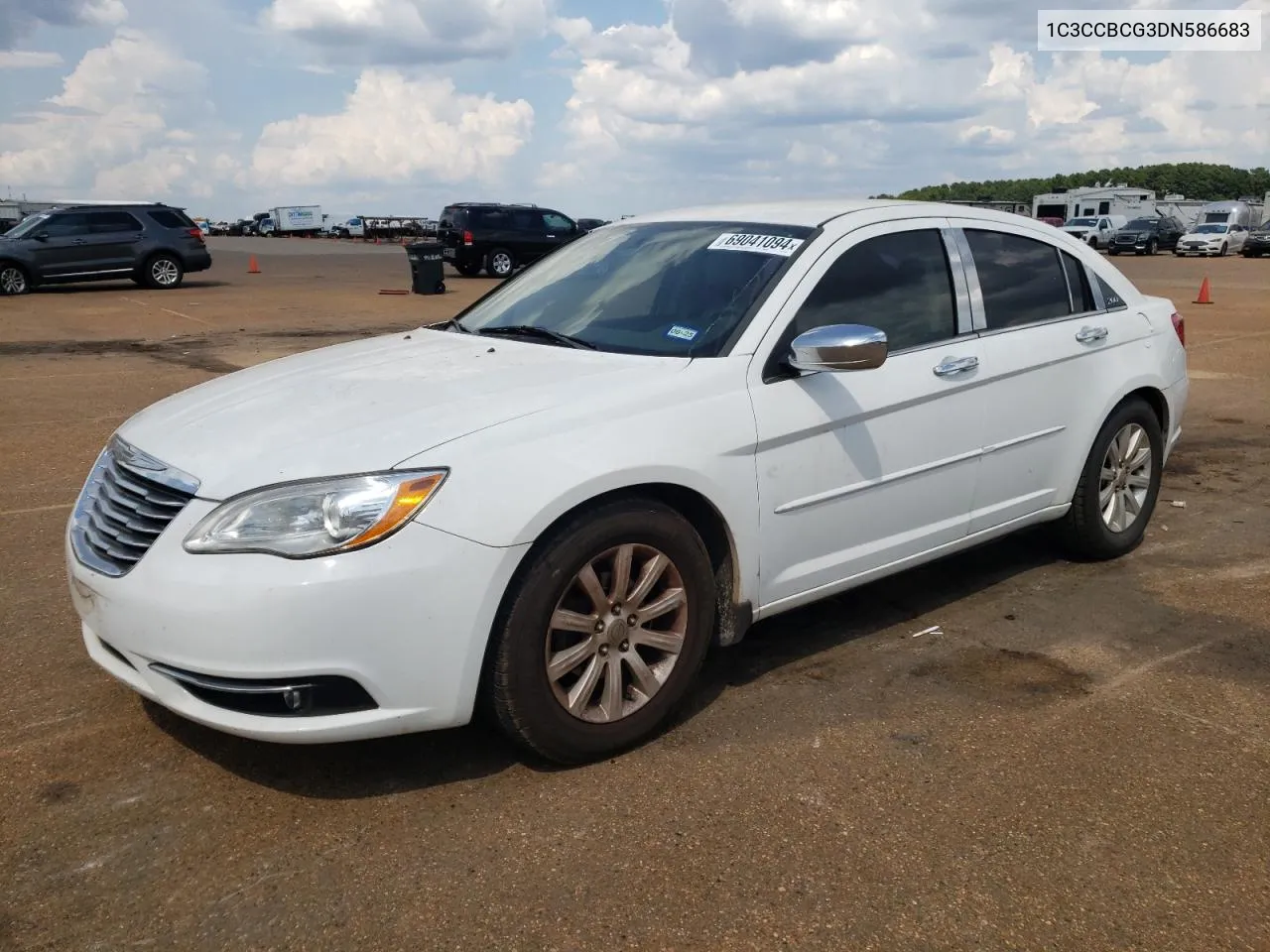 2013 Chrysler 200 Limited VIN: 1C3CCBCG3DN586683 Lot: 69041094