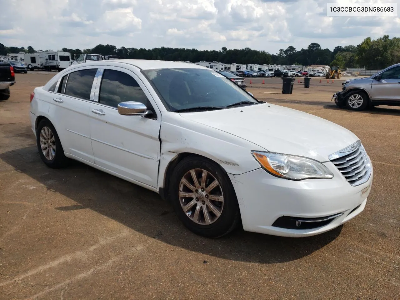 2013 Chrysler 200 Limited VIN: 1C3CCBCG3DN586683 Lot: 69041094