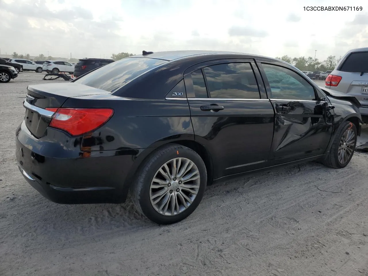 2013 Chrysler 200 Lx VIN: 1C3CCBABXDN671169 Lot: 72156284