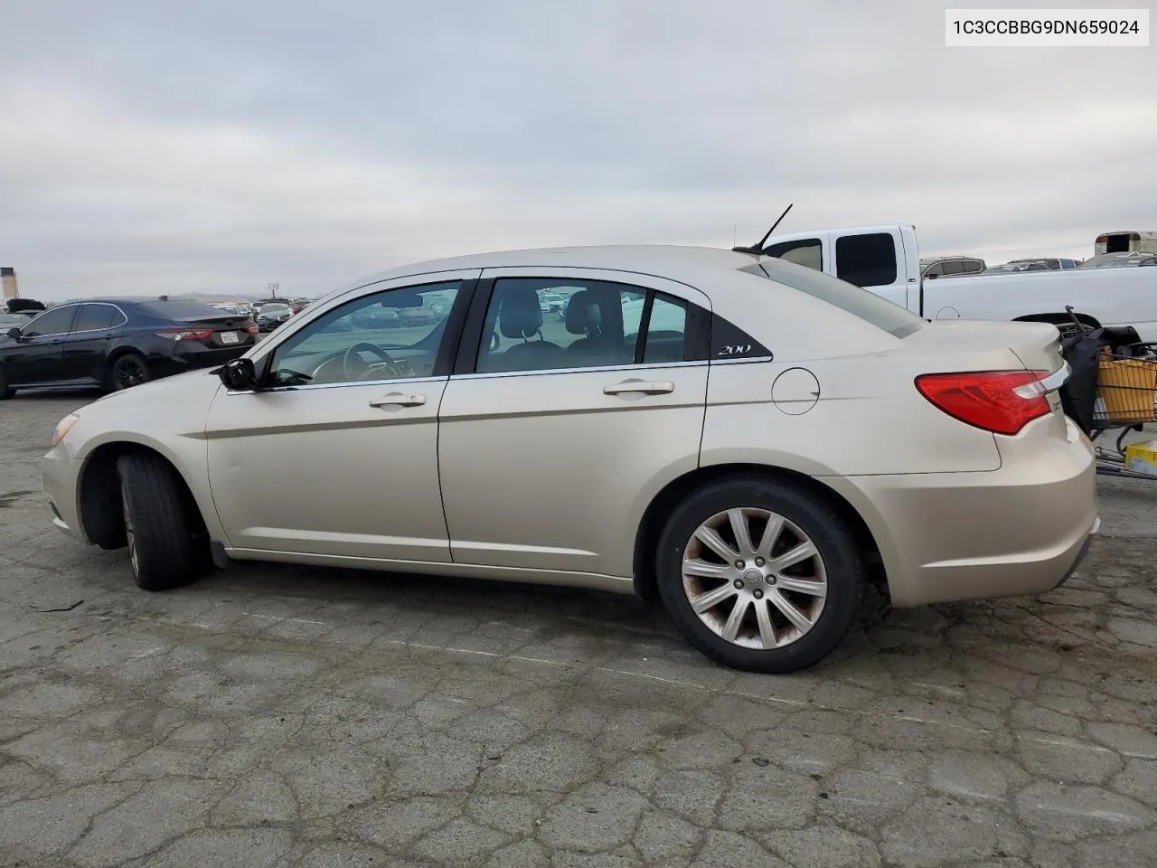 2013 Chrysler 200 Touring VIN: 1C3CCBBG9DN659024 Lot: 73047194