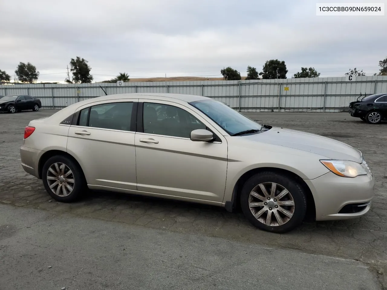 2013 Chrysler 200 Touring VIN: 1C3CCBBG9DN659024 Lot: 73047194