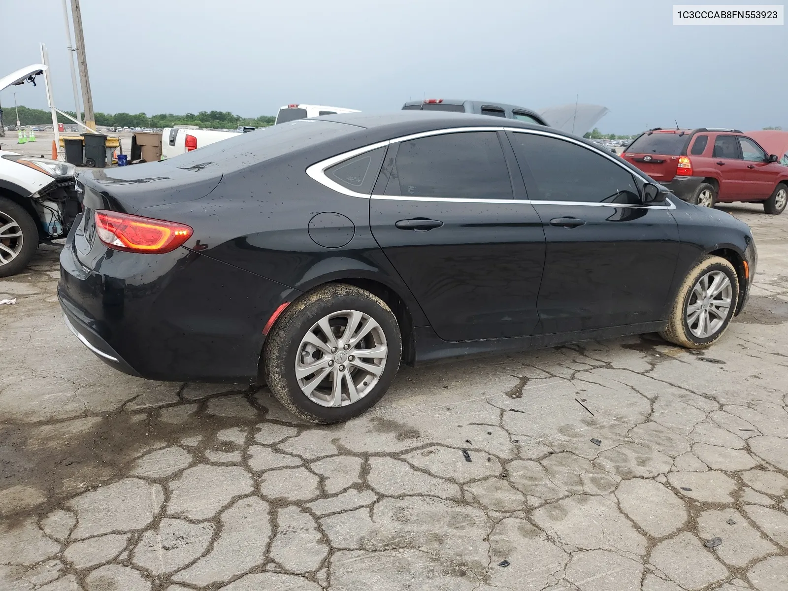 2015 Chrysler 200 Limited VIN: 1C3CCCAB8FN553923 Lot: 54102344