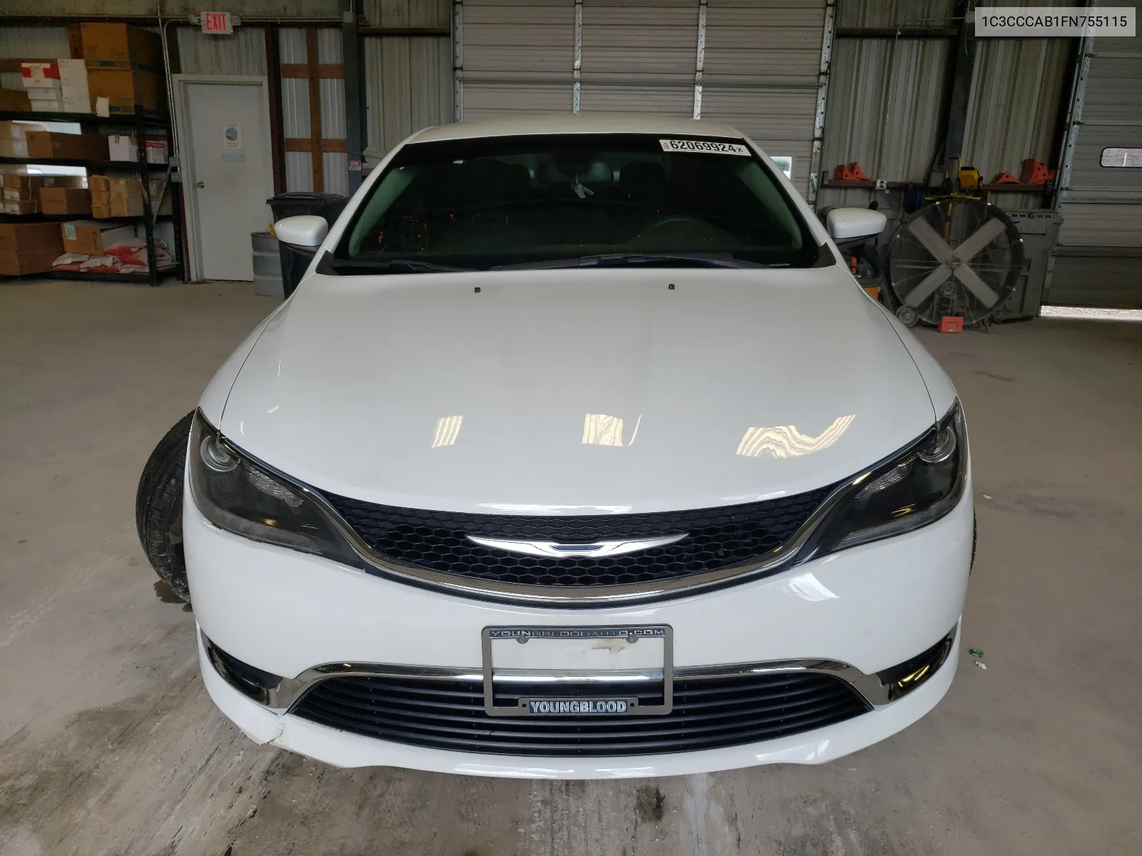 1C3CCCAB1FN755115 2015 Chrysler 200 Limited