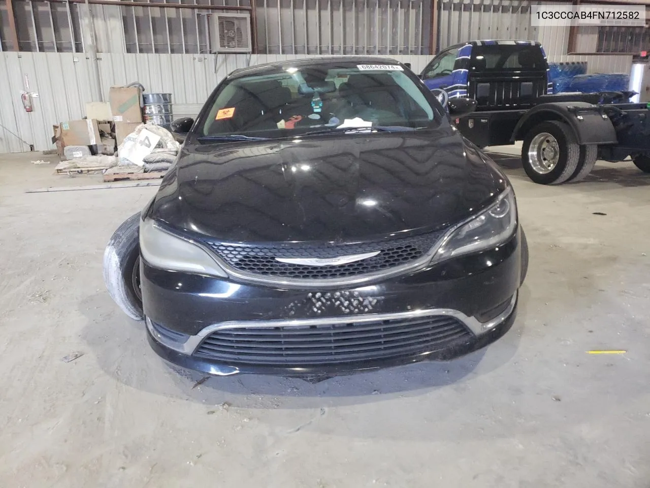 2015 Chrysler 200 Limited VIN: 1C3CCCAB4FN712582 Lot: 68642074