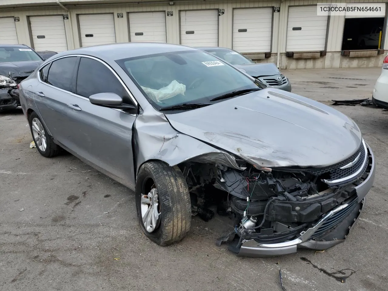 2015 Chrysler 200 Limited VIN: 1C3CCCAB5FN654661 Lot: 69930484