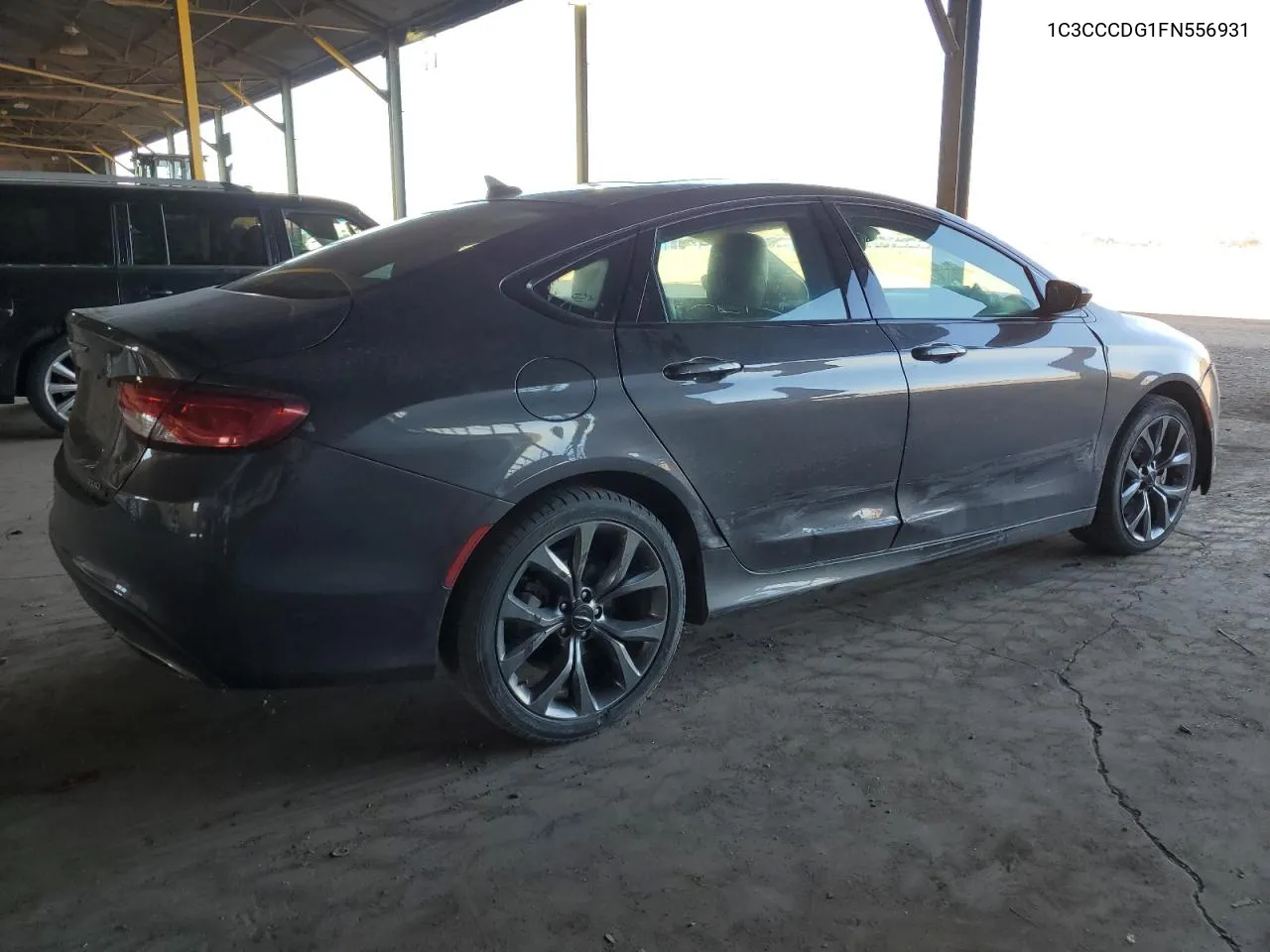 1C3CCCDG1FN556931 2015 Chrysler 200 S