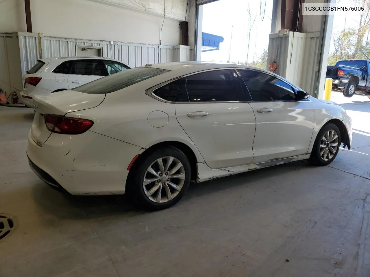 2015 Chrysler 200 C VIN: 1C3CCCCB1FN576005 Lot: 76994264