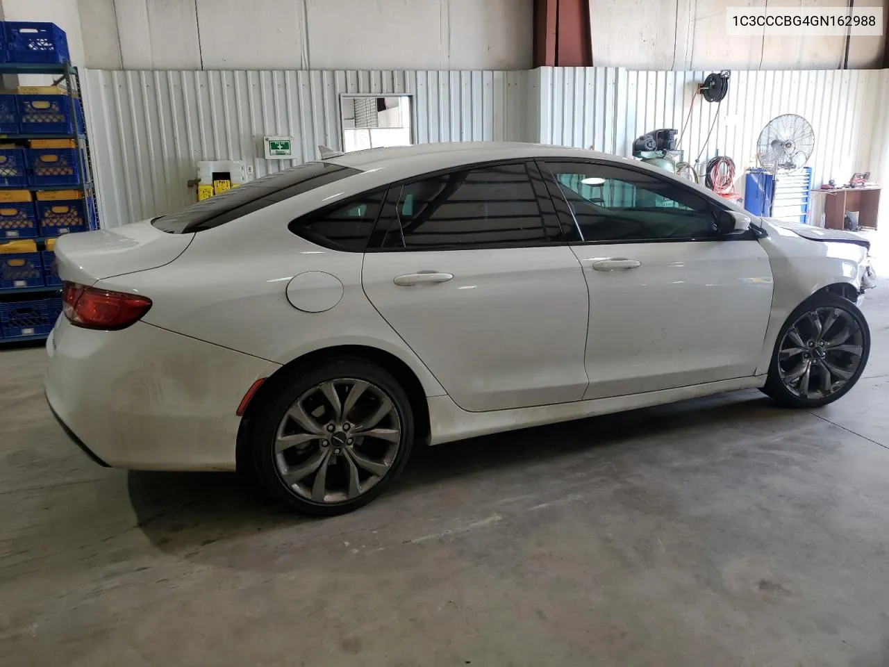 1C3CCCBG4GN162988 2016 Chrysler 200 S