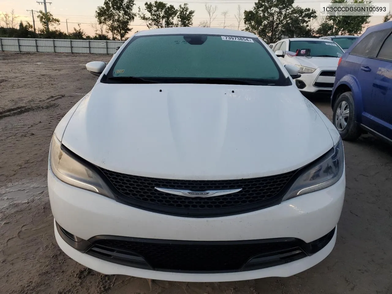 1C3CCCDG5GN100593 2016 Chrysler 200 S