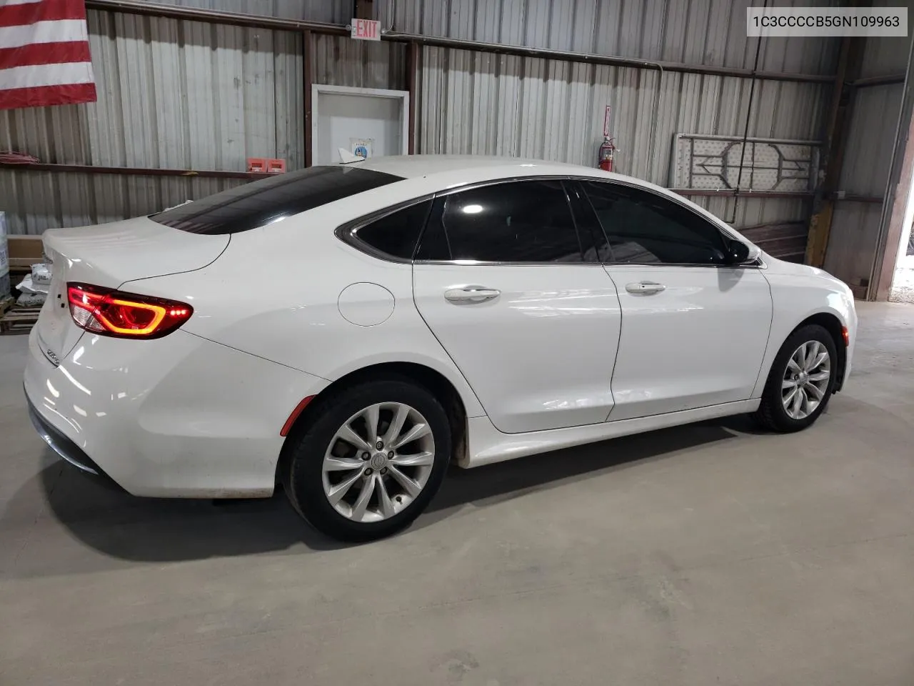 2016 Chrysler 200 C VIN: 1C3CCCCB5GN109963 Lot: 75339354