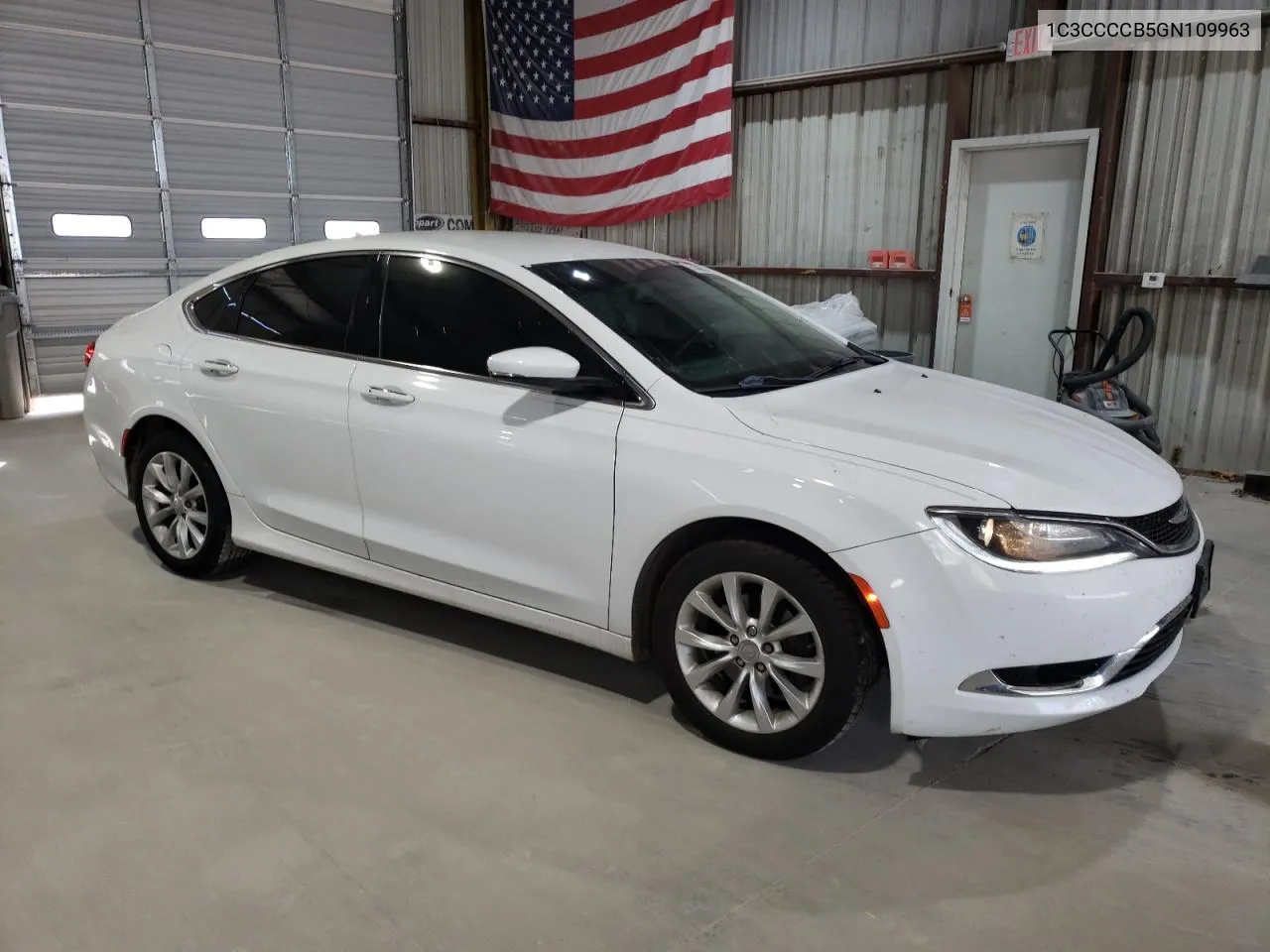 2016 Chrysler 200 C VIN: 1C3CCCCB5GN109963 Lot: 75339354