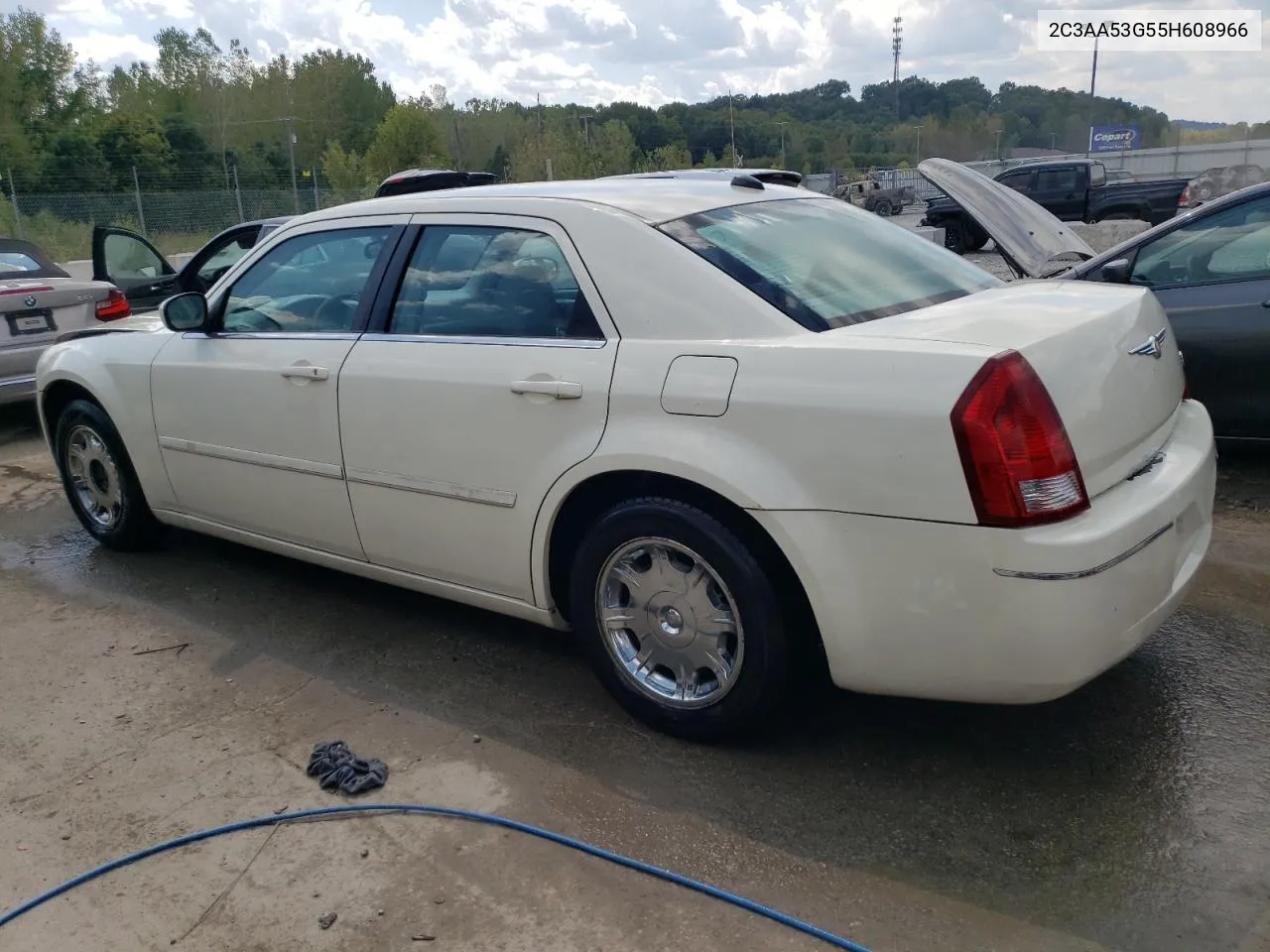 2005 Chrysler 300 Touring VIN: 2C3AA53G55H608966 Lot: 70428364