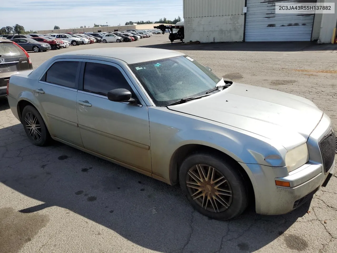 2005 Chrysler 300 VIN: 2C3JA43R55H137882 Lot: 70433144