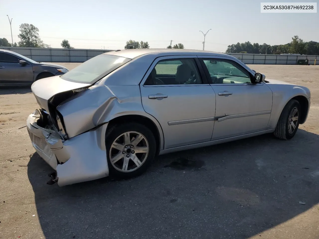 2007 Chrysler 300 Touring VIN: 2C3KA53G87H692238 Lot: 69198324