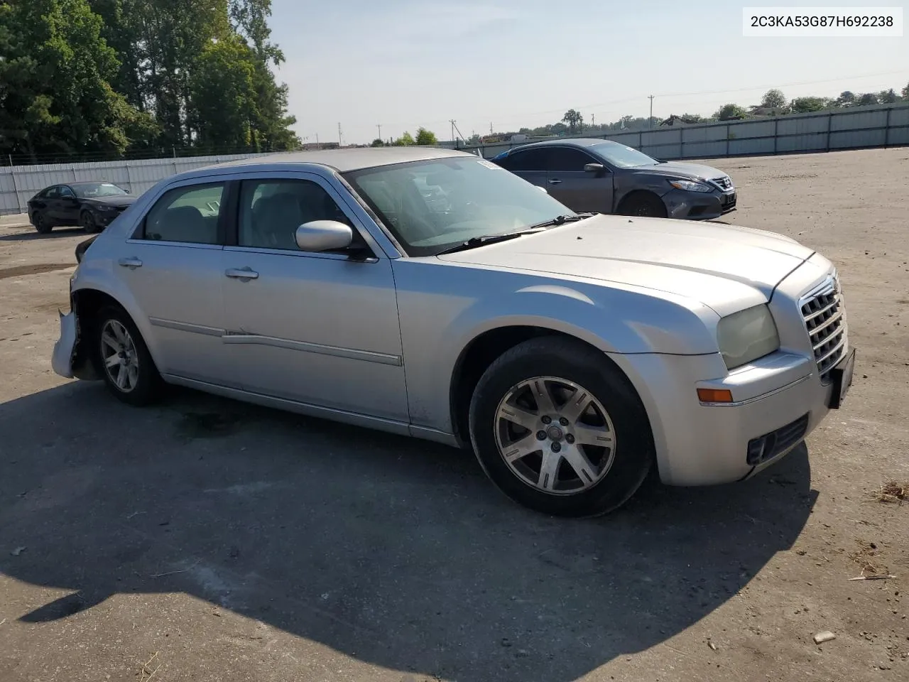 2007 Chrysler 300 Touring VIN: 2C3KA53G87H692238 Lot: 69198324