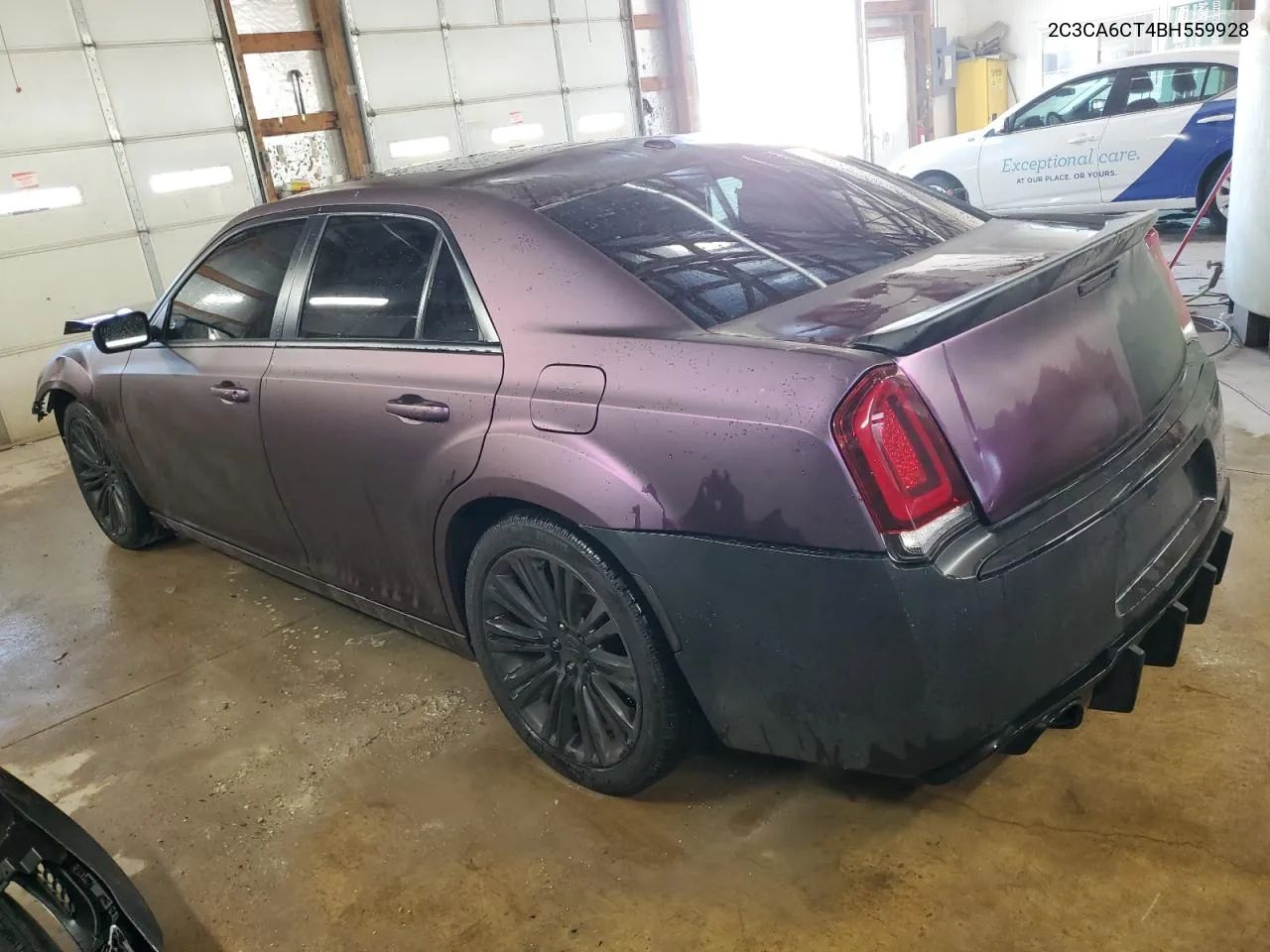 2C3CA6CT4BH559928 2011 Chrysler 300C