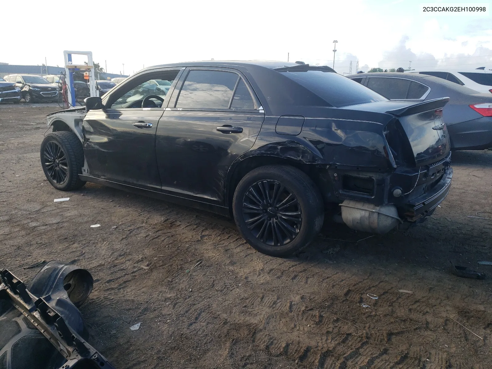 2014 Chrysler 300C VIN: 2C3CCAKG2EH100998 Lot: 64012014