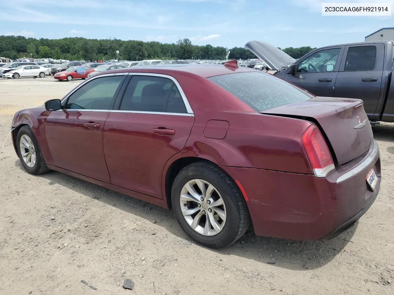 2015 Chrysler 300 Limited VIN: 2C3CCAAG6FH921914 Lot: 65582054