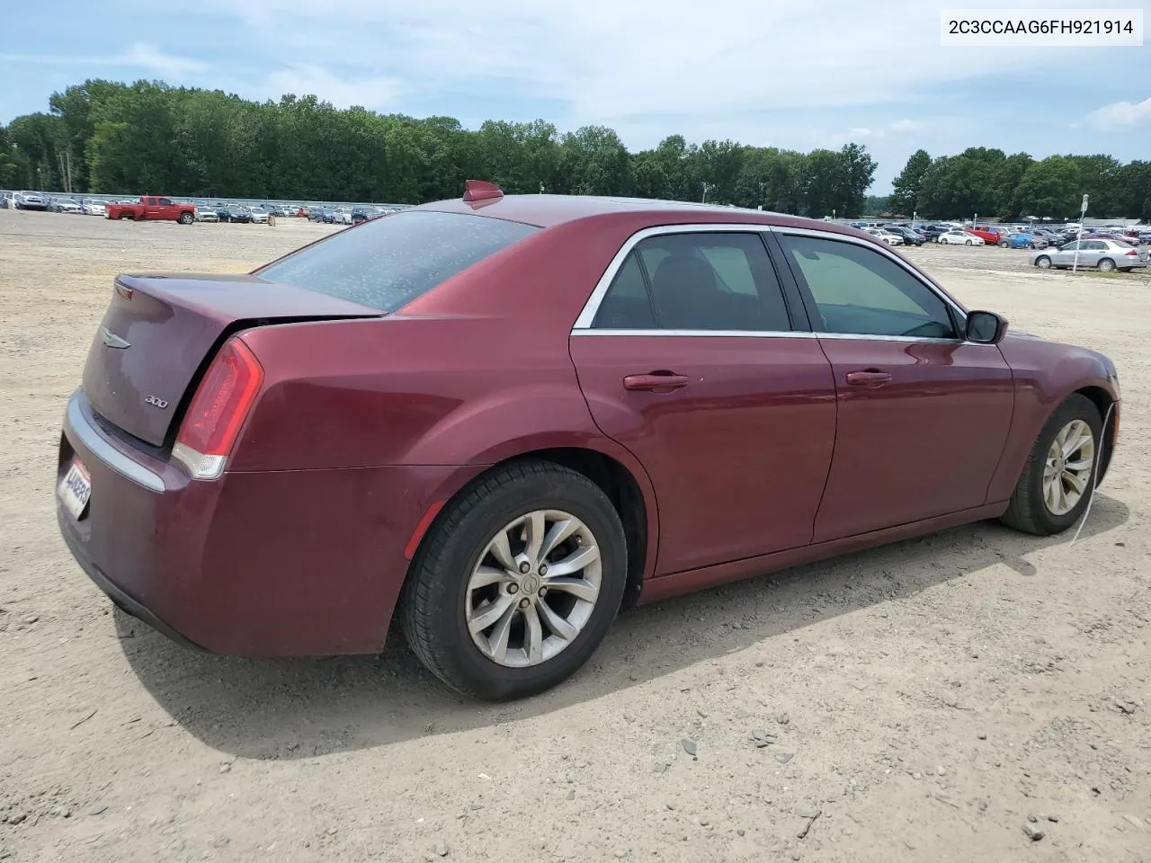 2015 Chrysler 300 Limited VIN: 2C3CCAAG6FH921914 Lot: 65582054